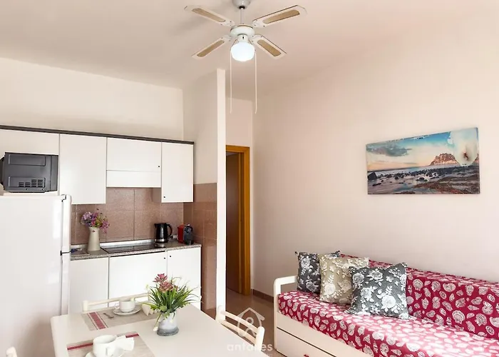 Residenza Nova, A Pochi Passi Dal Centro * Villasimius